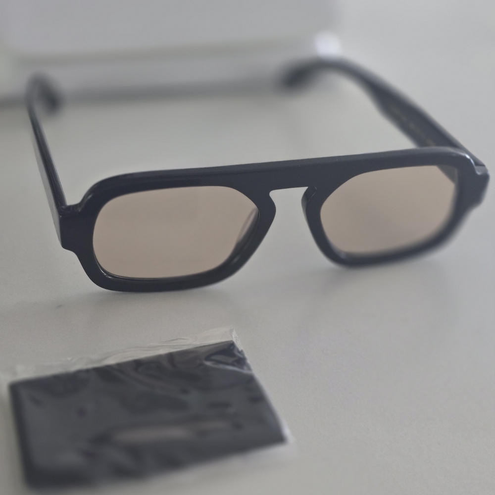 Jane Mini Gloss Black Sunglasses - Picture 4 of 8